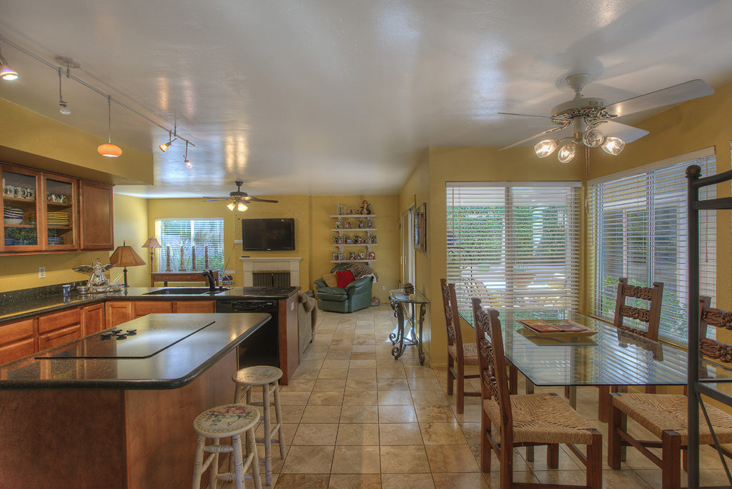 Eat-in-Kitchen